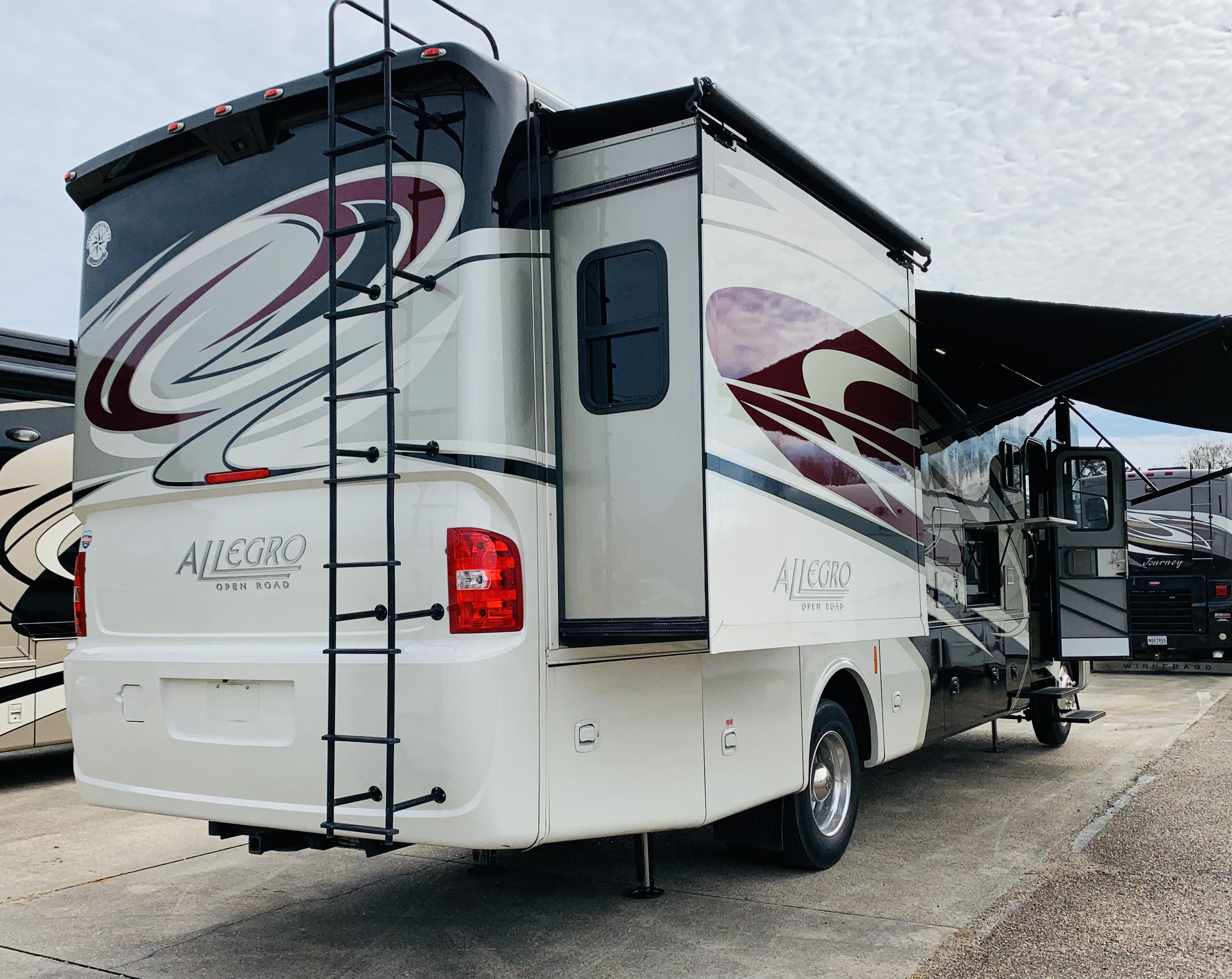 2015 Tiffin Motorhomes ALLEGRO OPEN ROAD 32 SA in holden beach NC