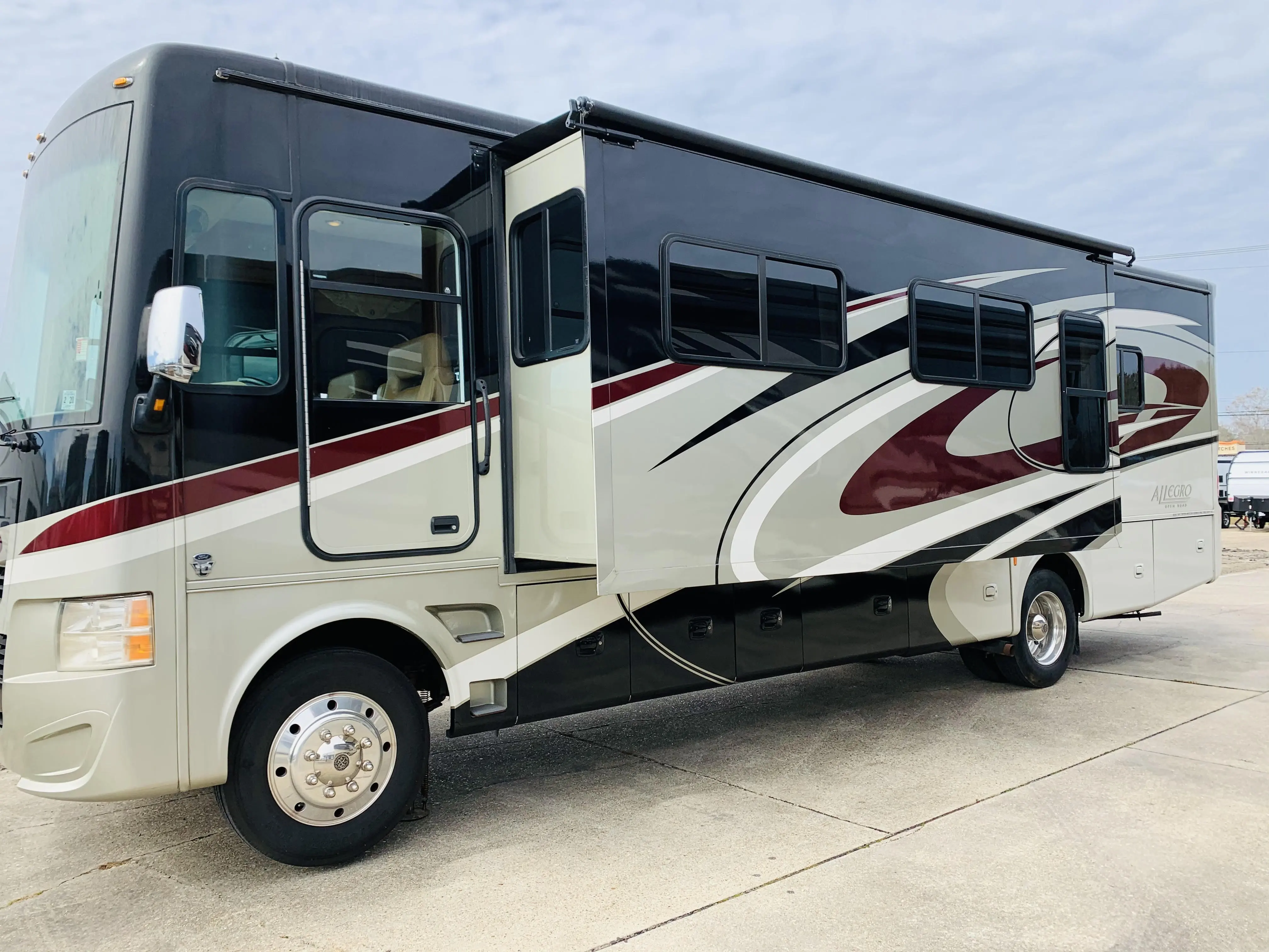 2015 Tiffin Motorhomes ALLEGRO OPEN ROAD 32 SA RV