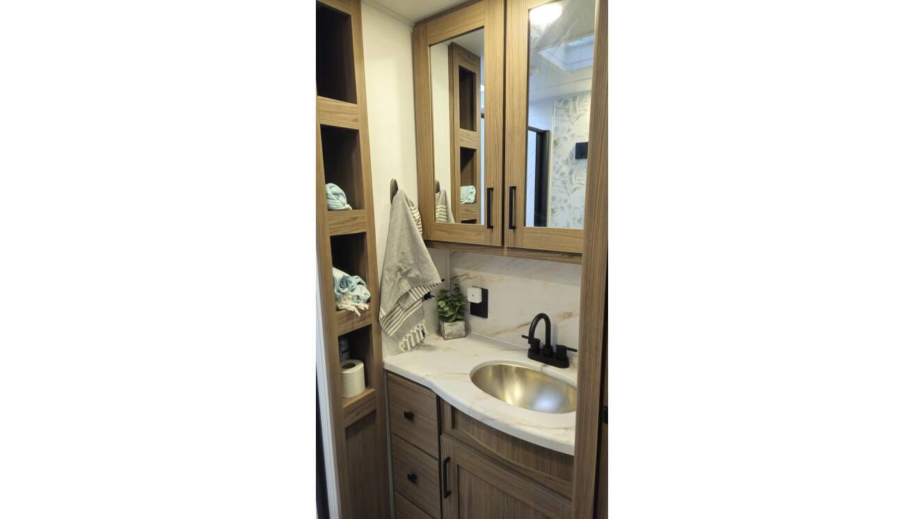 A photo of this 2024 Alliance Rv DELTA 321BH