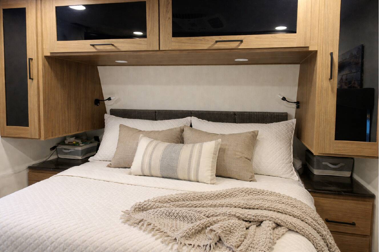 A photo of this 2024 Alliance Rv DELTA 321BH