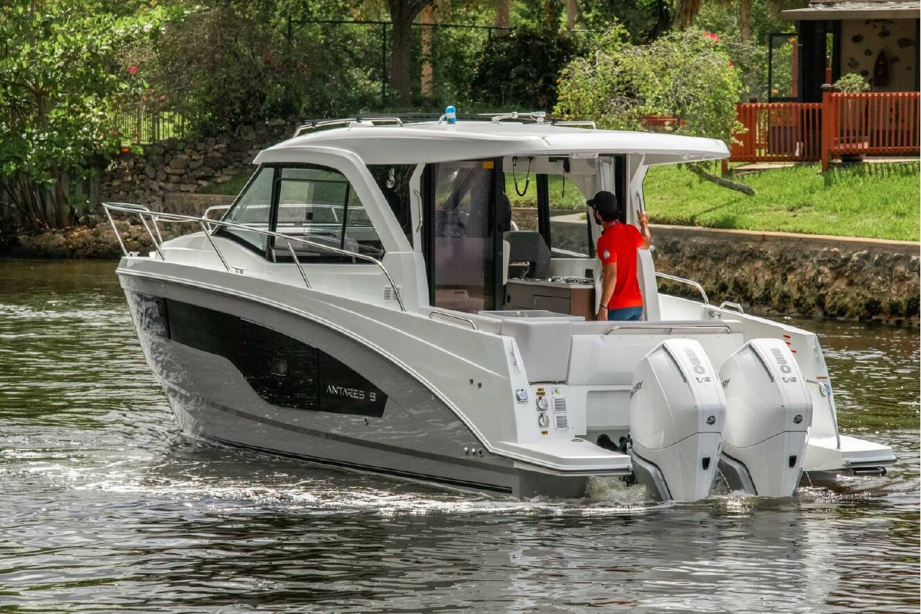 A photo of this 2026 Beneteau Antares 9