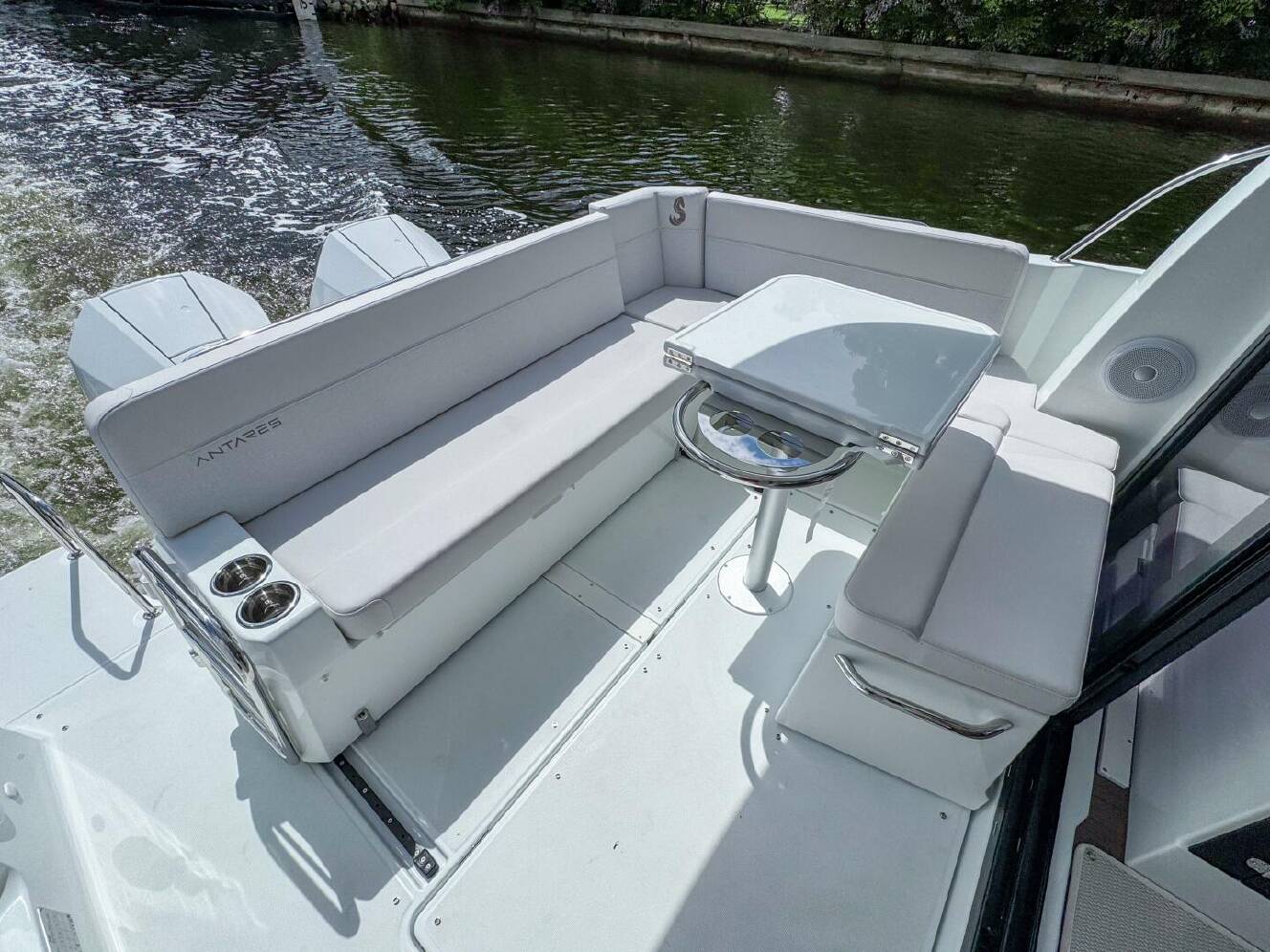 A photo of this 2026 Beneteau Antares 9