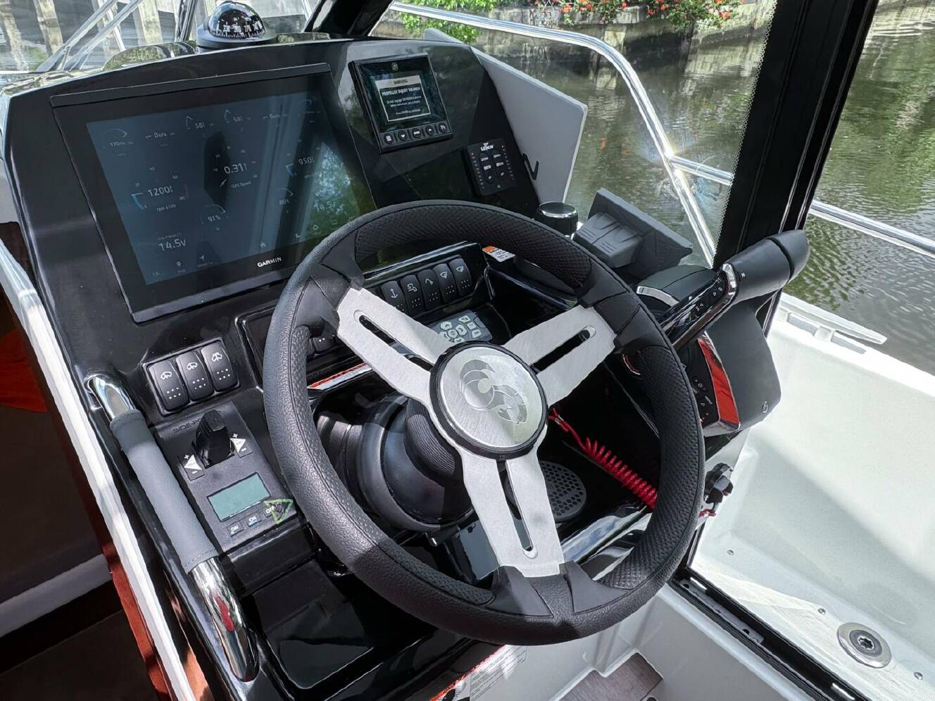 A photo of this 2026 Beneteau Antares 9