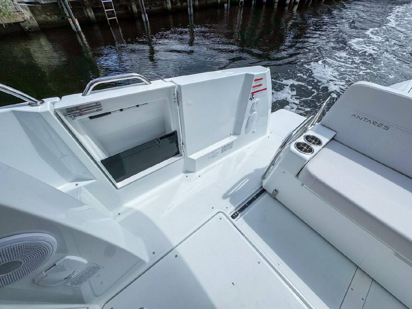 A photo of this 2026 Beneteau Antares 9