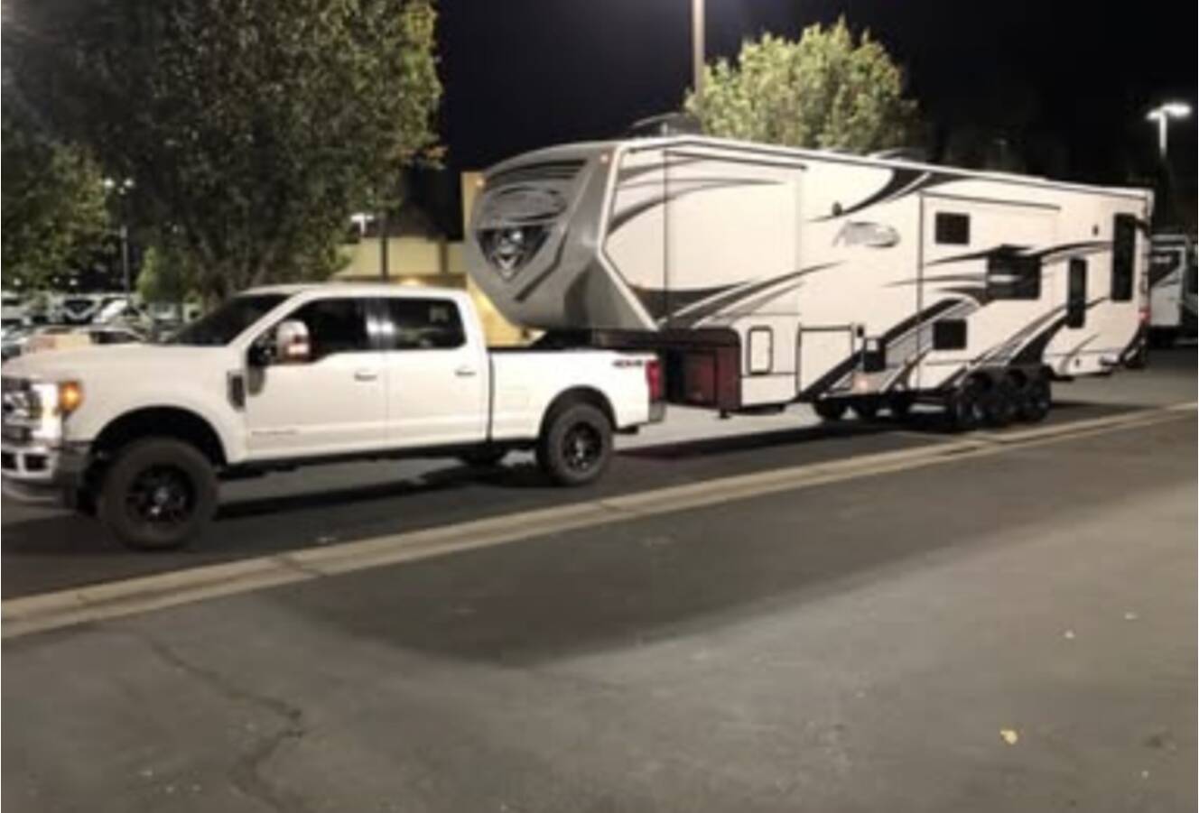 A photo of this 2020 Eclipse Recreational Vehicles ATTITUDE WIDE BODY 5TH WHEEL 3218 MM