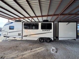 2022 Crossroads SUNSET TRAIL SUPER LITE SS331BH RV