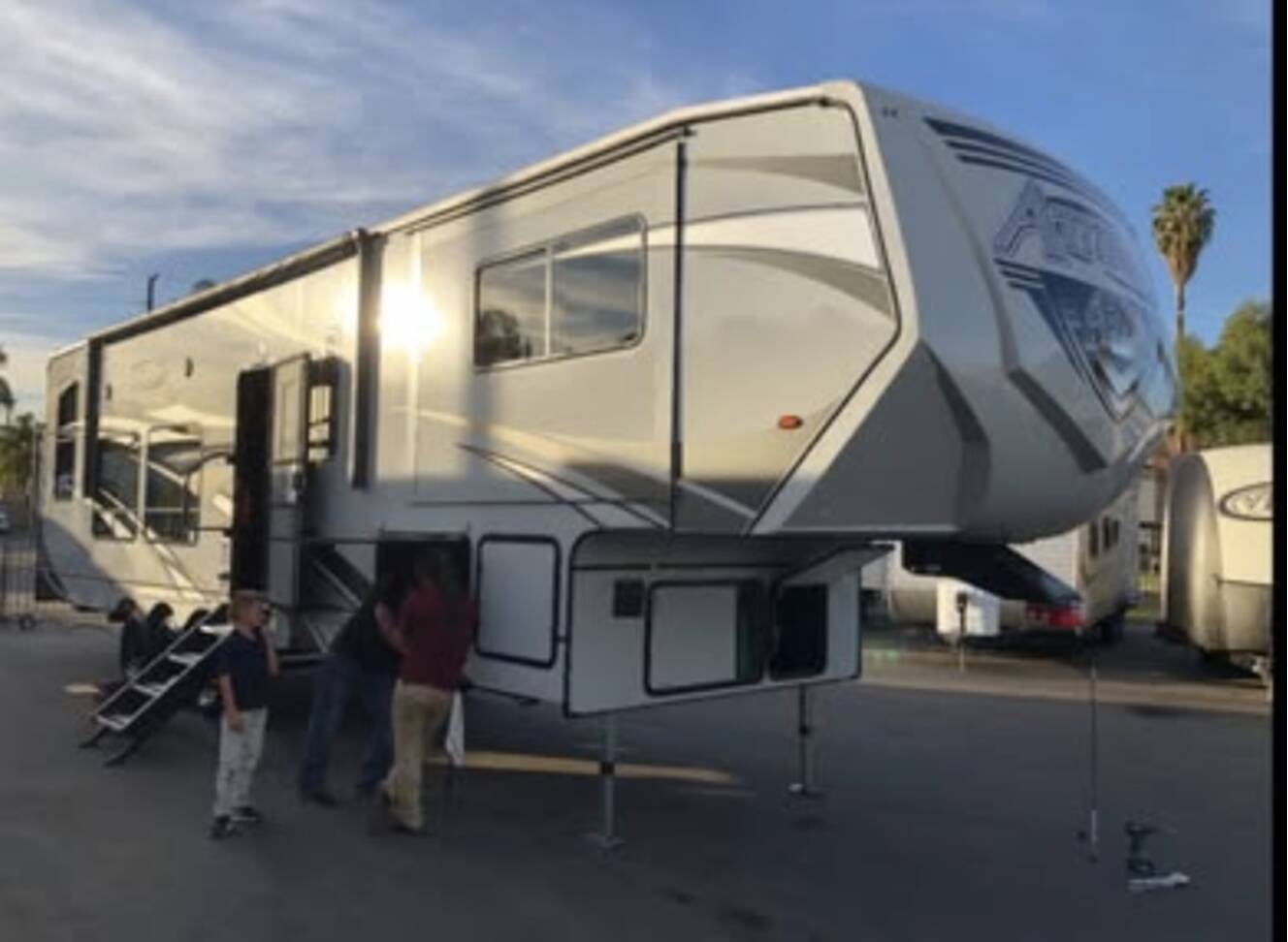 A photo of this 2020 Eclipse Recreational Vehicles ATTITUDE WIDE BODY 5TH WHEEL 3218 MM