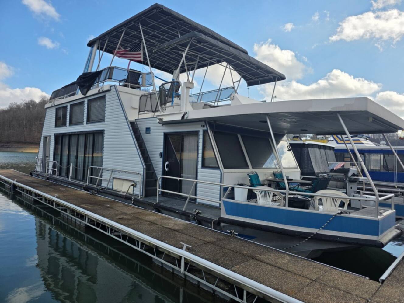 A photo of this 1994 Stardust 18' x 59' Widebody