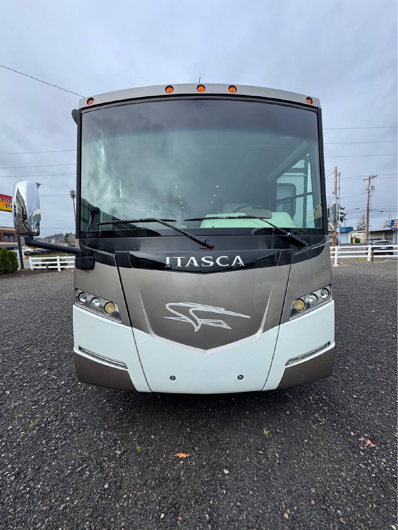 A photo of this 2014 Itasca MERIDIAN 42E