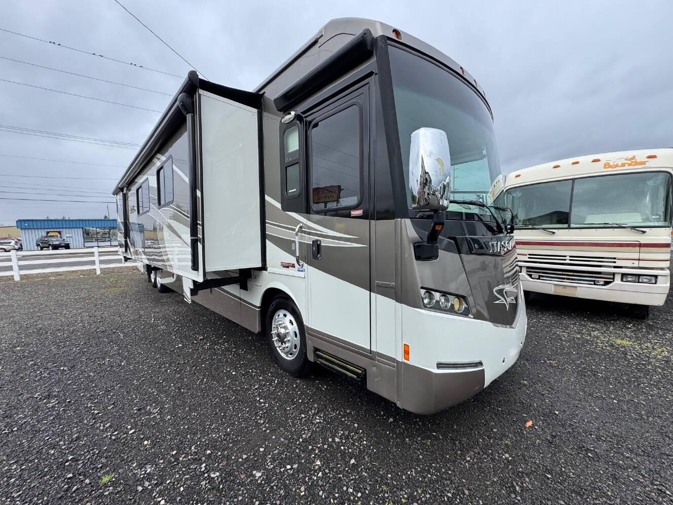 A photo of this 2014 Itasca MERIDIAN 42E