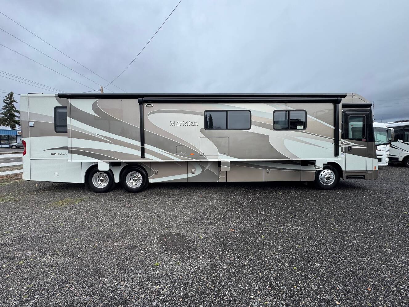 A photo of this 2014 Itasca MERIDIAN 42E