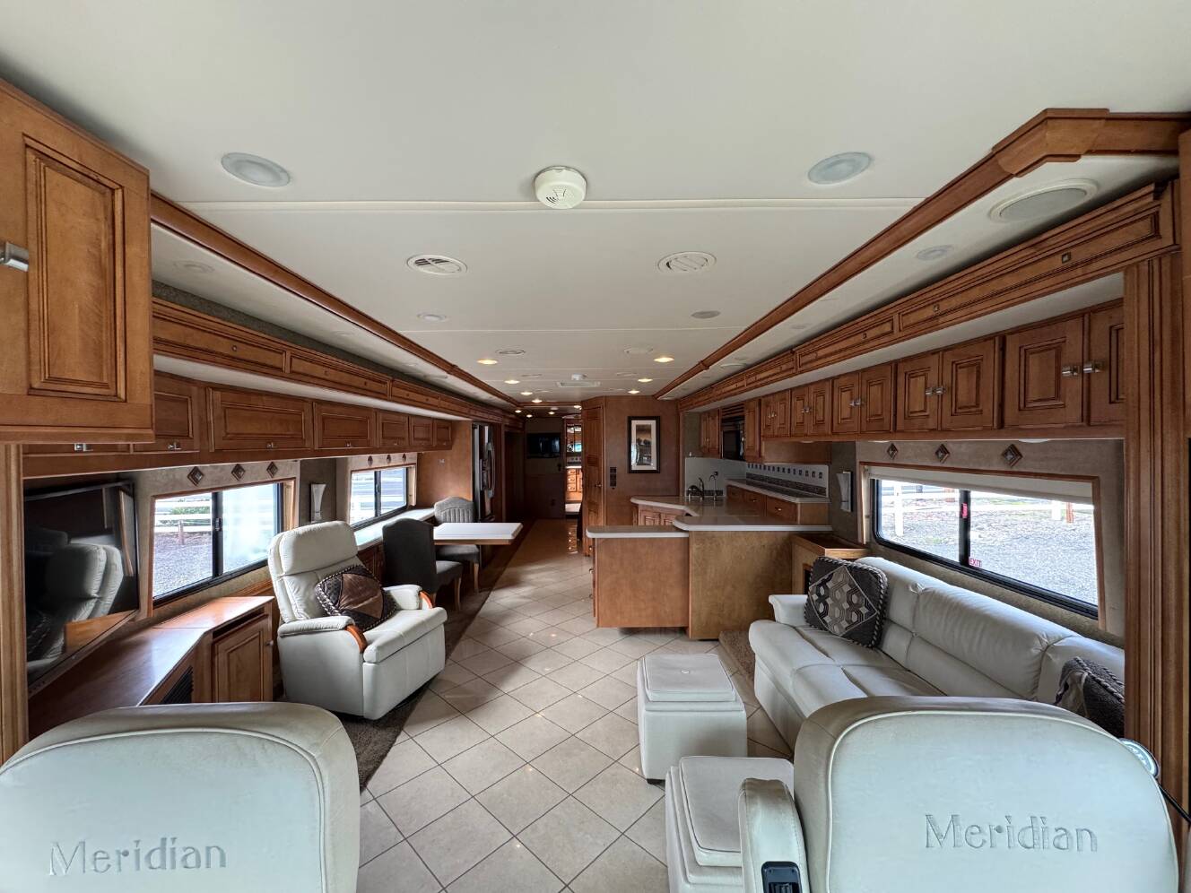 A photo of this 2014 Itasca MERIDIAN 42E