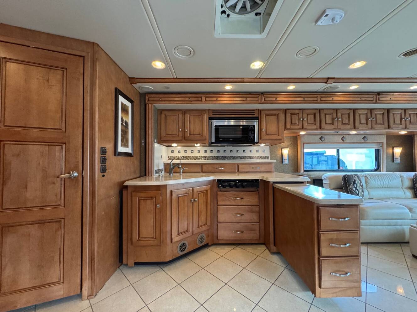 A photo of this 2014 Itasca MERIDIAN 42E