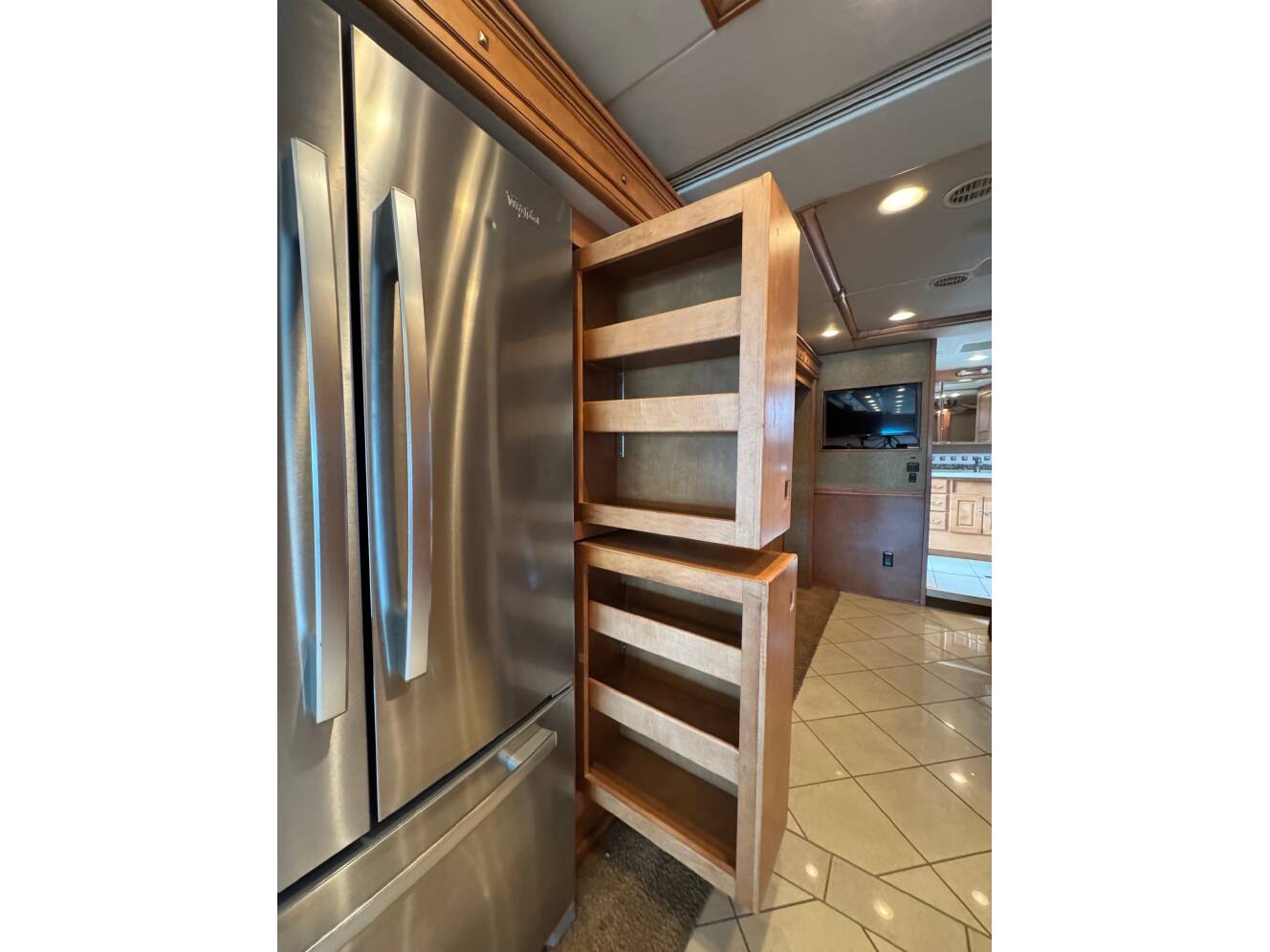 A photo of this 2014 Itasca MERIDIAN 42E