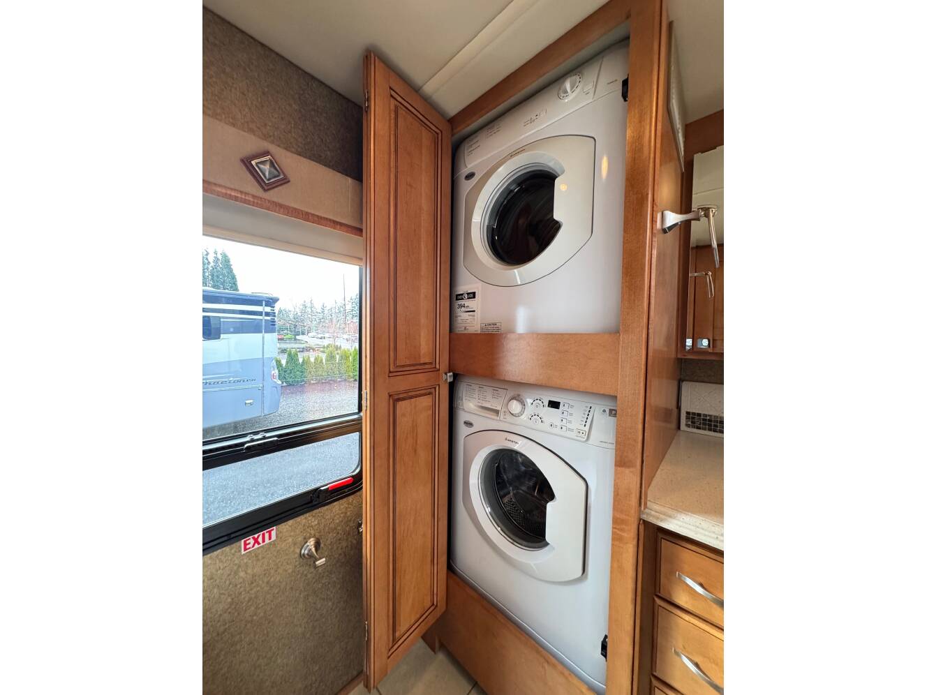 A photo of this 2014 Itasca MERIDIAN 42E