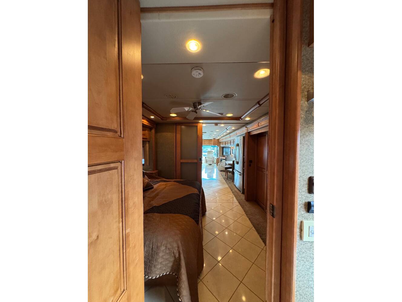 A photo of this 2014 Itasca MERIDIAN 42E