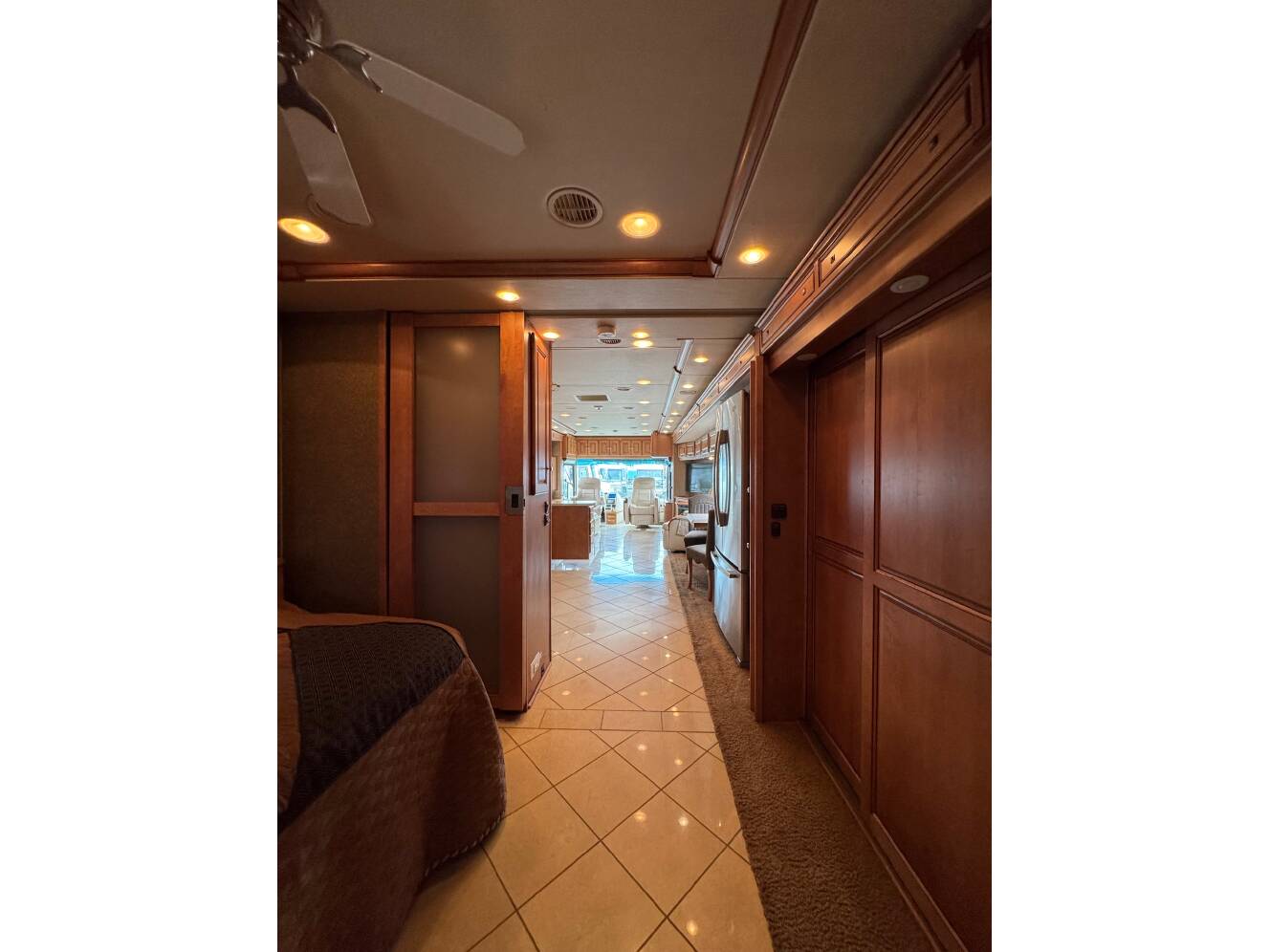 A photo of this 2014 Itasca MERIDIAN 42E