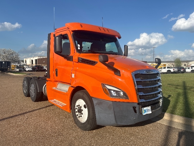 2019 FREIGHTLINER CASCADIA 126 in Richland, MS