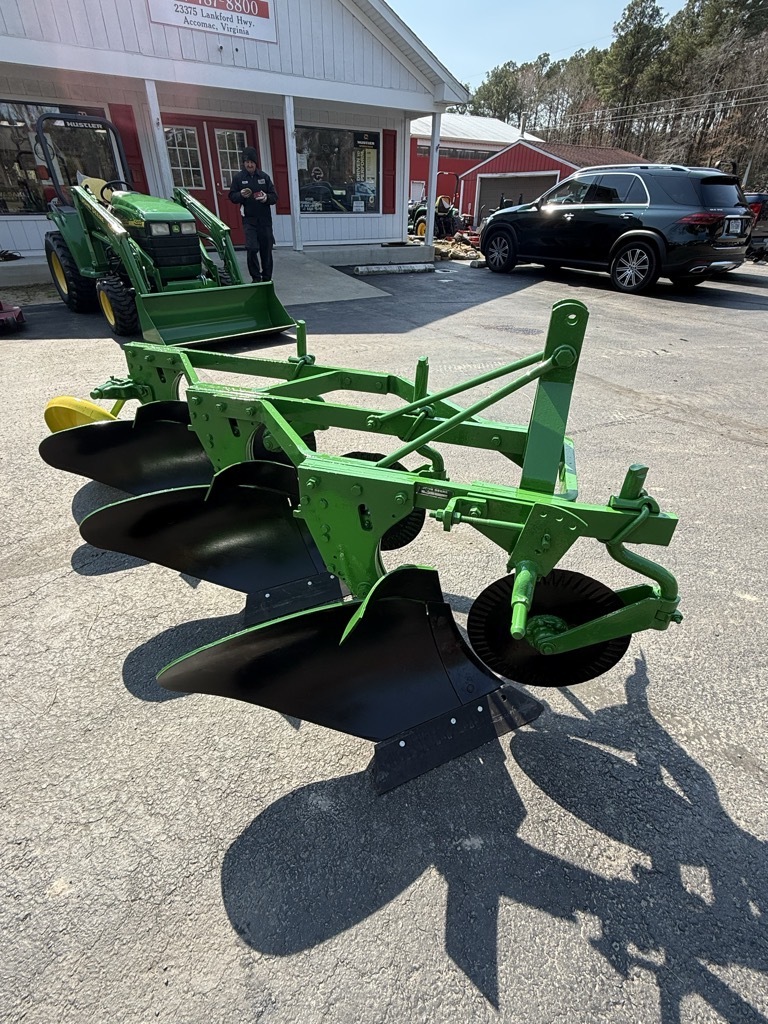 JOHN DEERE 3 Bottom Plow in Accomac, VA
