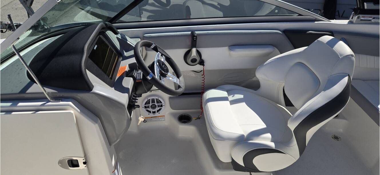 A photo of this 2025 Chaparral 23SSIOB