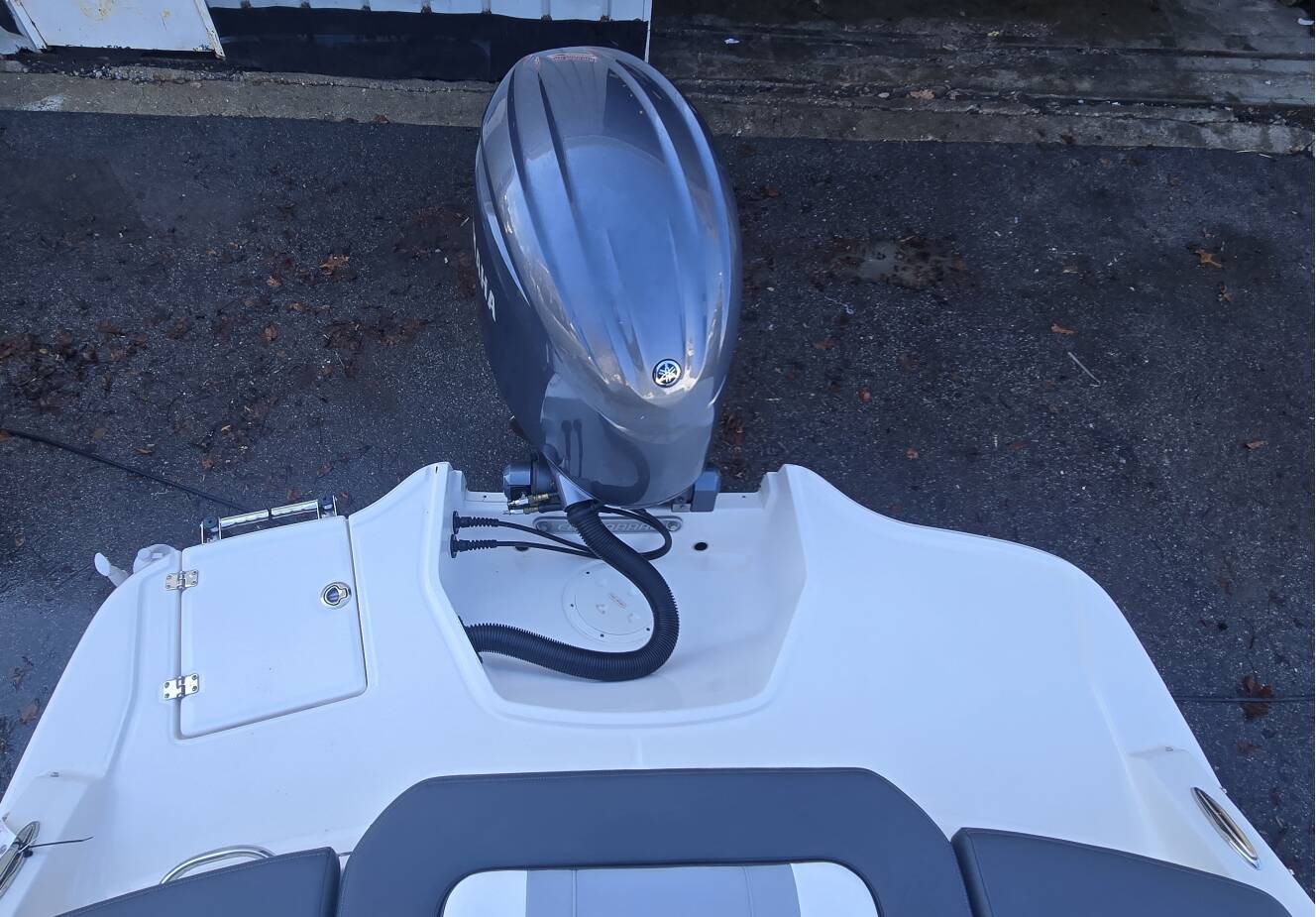 A photo of this 2025 Chaparral 23SSIOB