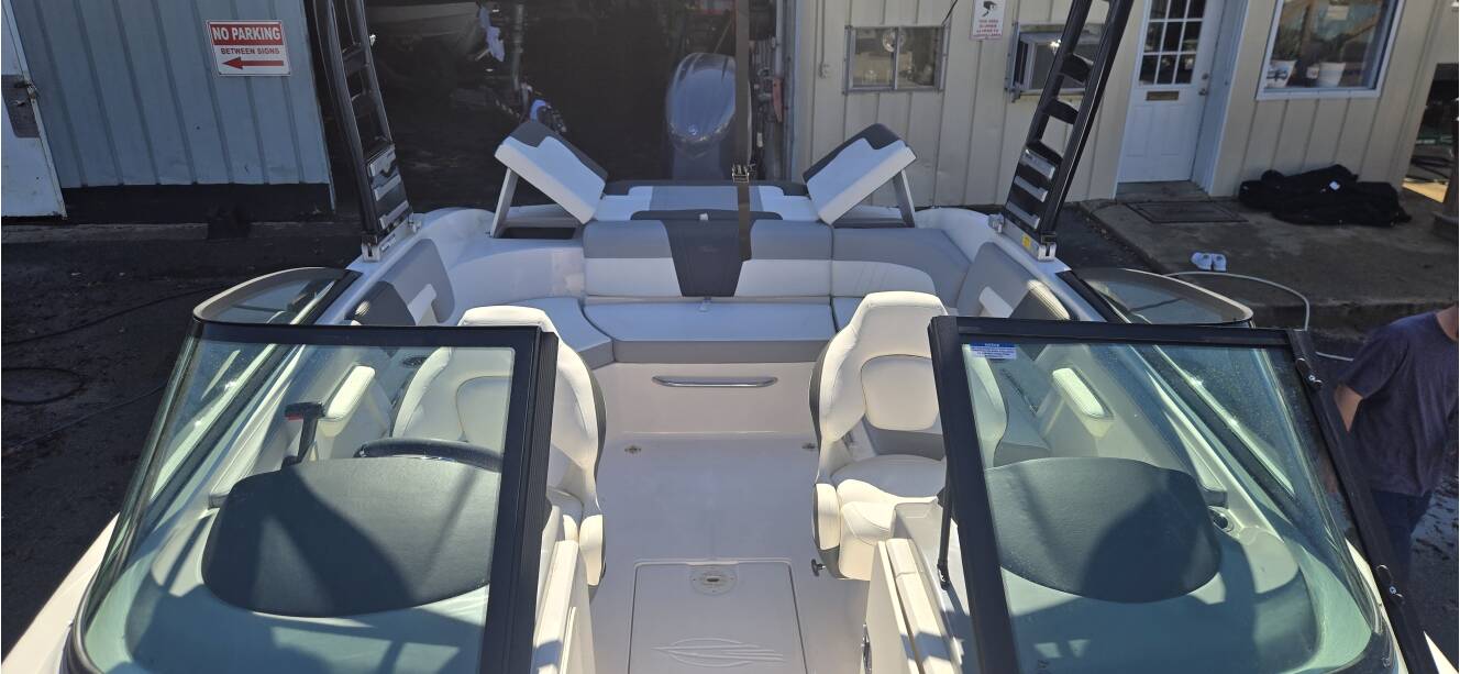 A photo of this 2025 Chaparral 23SSIOB