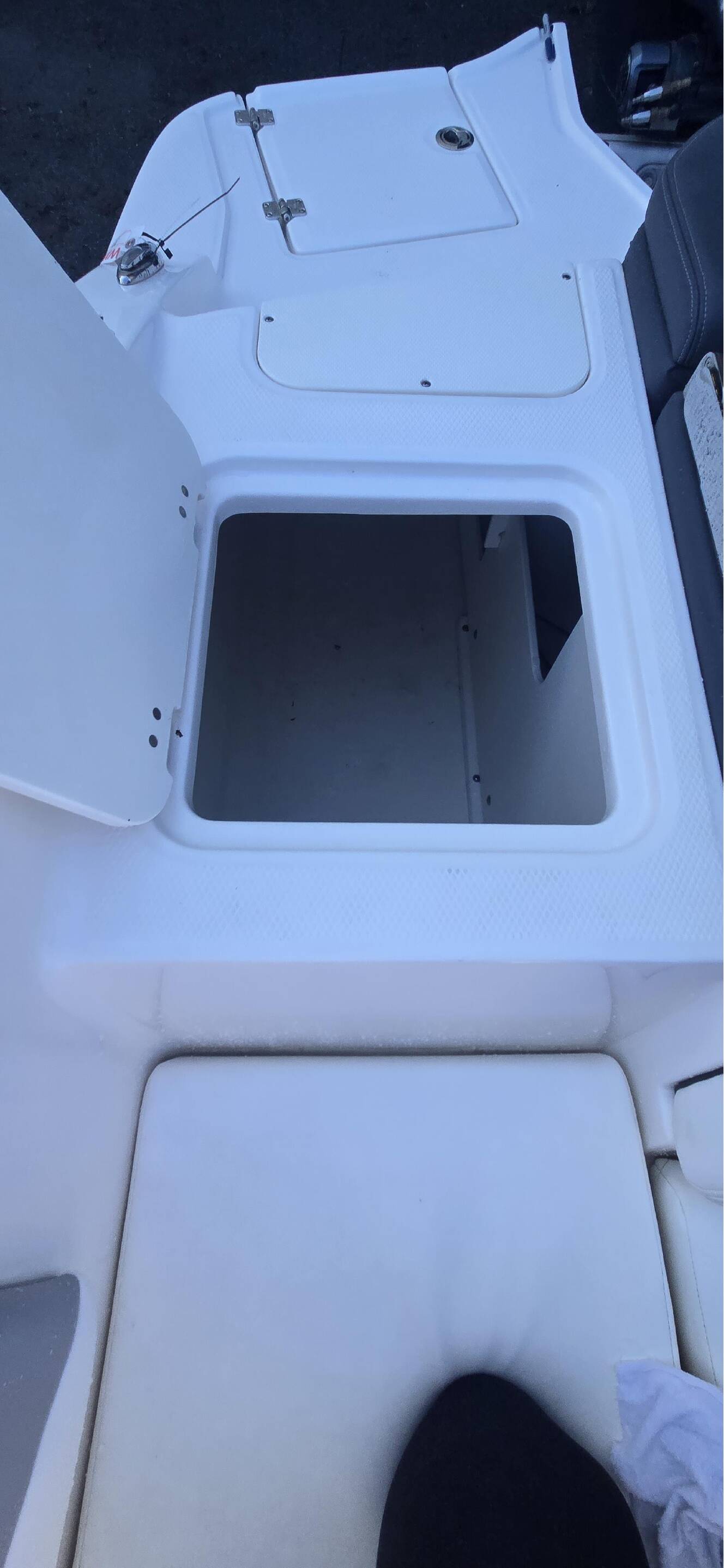 A photo of this 2025 Chaparral 23SSIOB