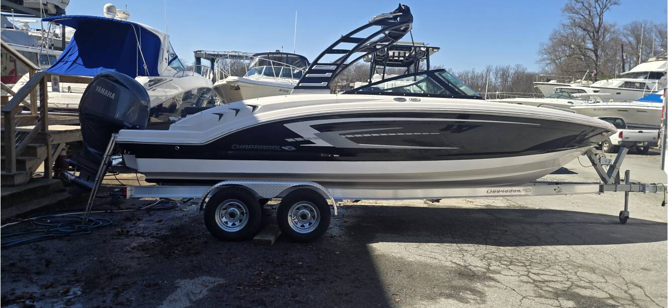 A photo of this 2025 Chaparral 23SSIOB