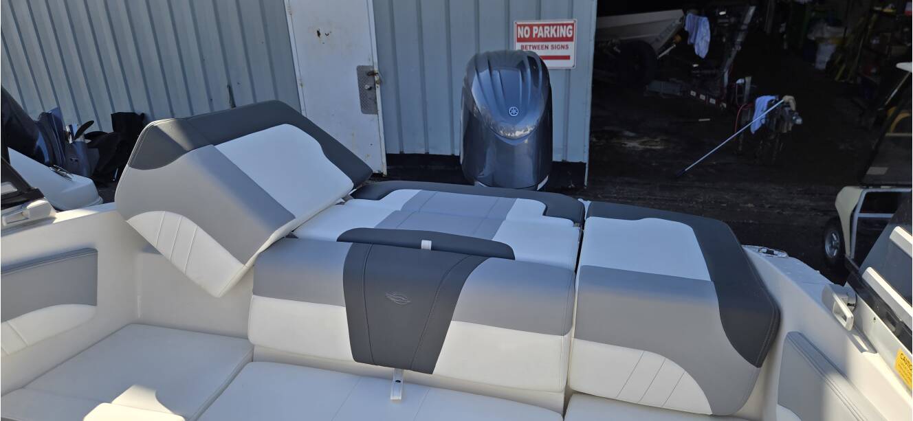 A photo of this 2025 Chaparral 23SSIOB