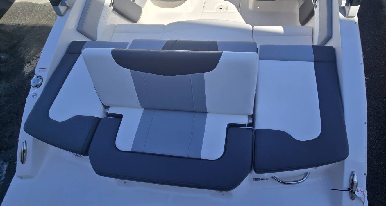 A photo of this 2025 Chaparral 23SSIOB