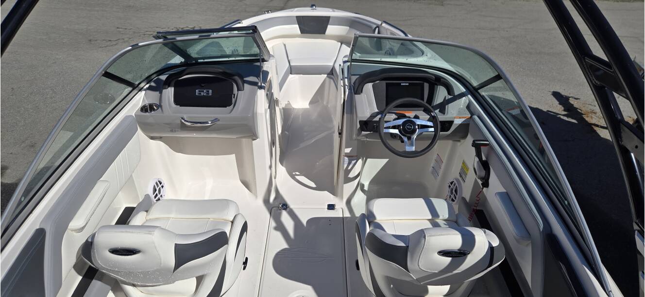 A photo of this 2025 Chaparral 23SSIOB