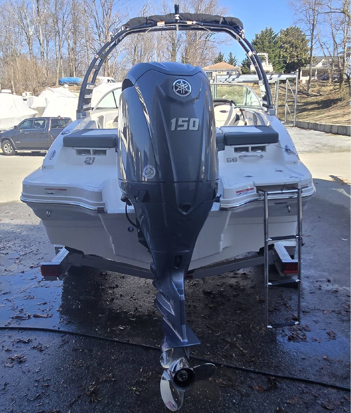 A photo of this 2025 Chaparral 23SSIOB