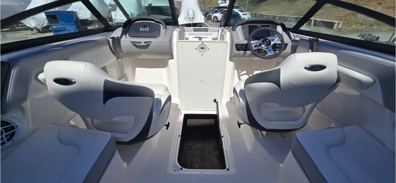 A photo of this 2025 Chaparral 23SSIOB