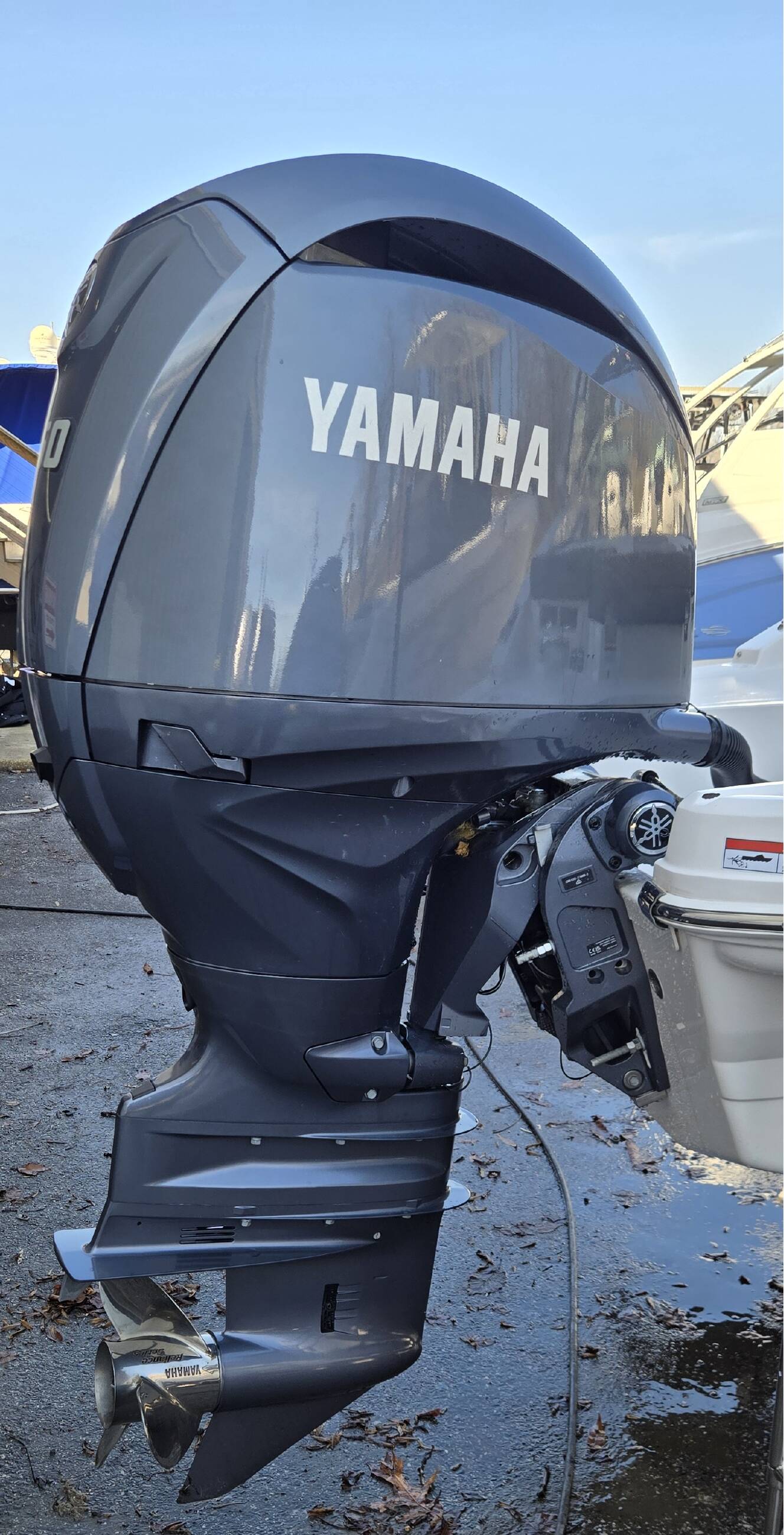 A photo of this 2025 Chaparral 23SSIOB