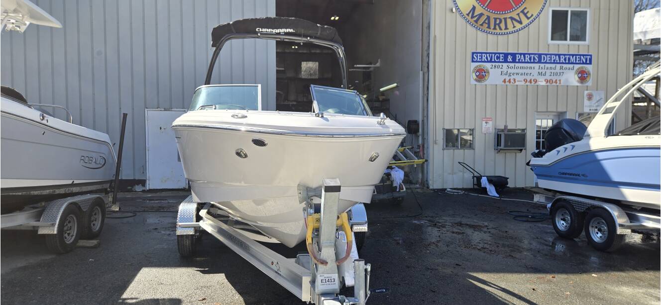 A photo of this 2025 Chaparral 23SSIOB