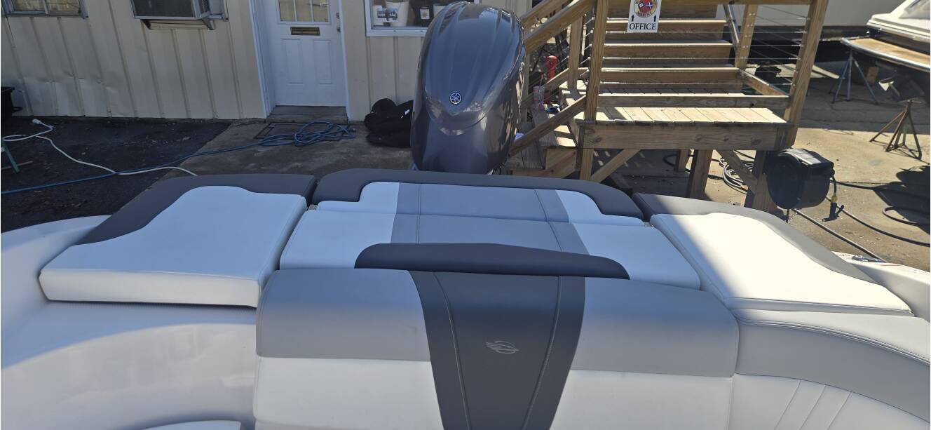 A photo of this 2025 Chaparral 23SSIOB