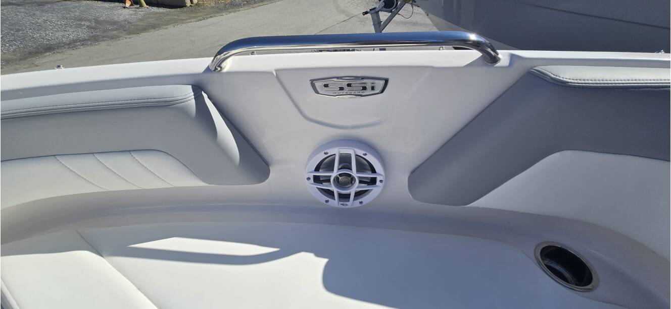A photo of this 2025 Chaparral 23SSIOB