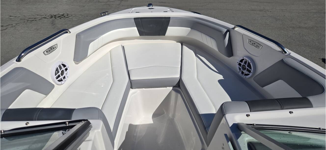 A photo of this 2025 Chaparral 23SSIOB