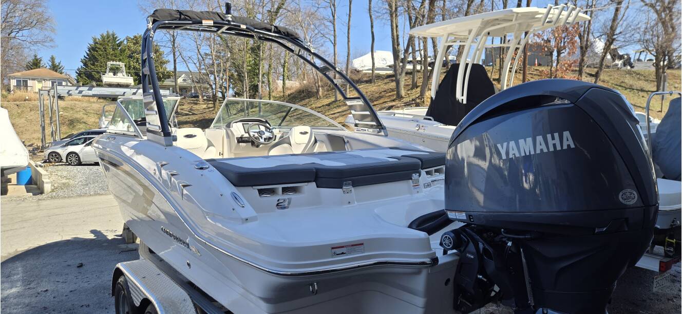 A photo of this 2025 Chaparral 23SSIOB