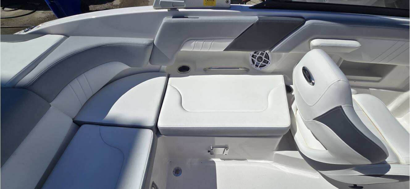 A photo of this 2025 Chaparral 23SSIOB