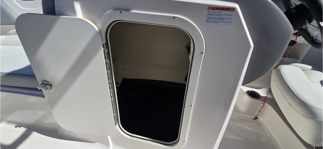 A photo of this 2025 Chaparral 23SSIOB