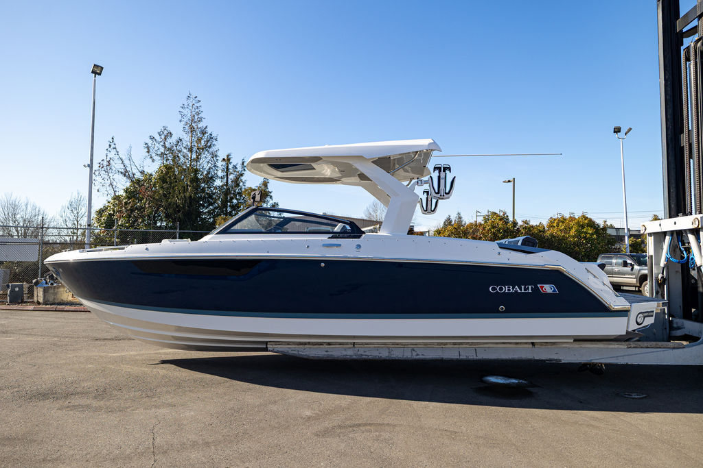 2025 Cobalt Boats R31 Surf R8 in seattle WA