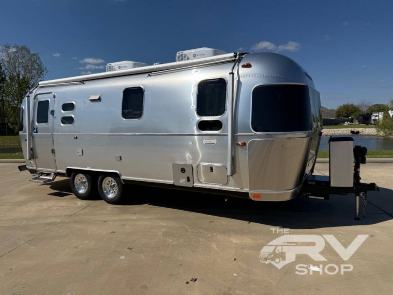 A photo of this 2026 Airstream International 25FB Twin