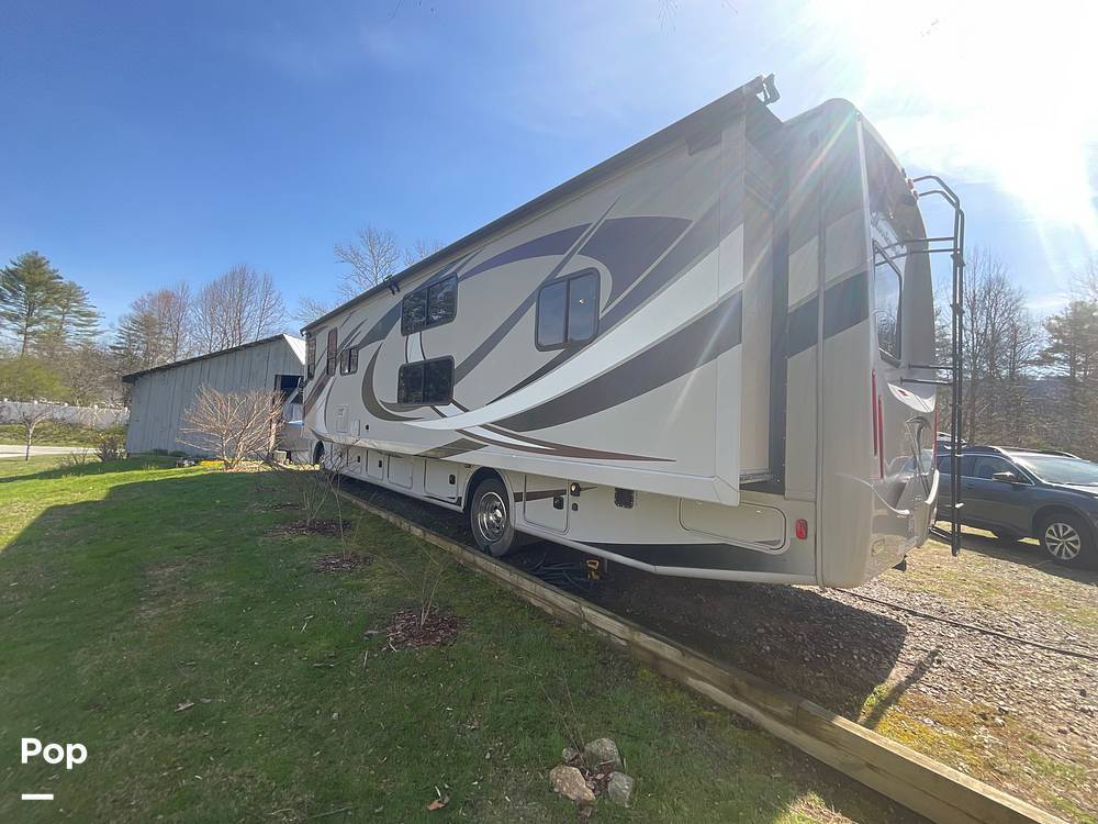2014 Thor Motor Coach Hurricane 34J in fletcher NC
