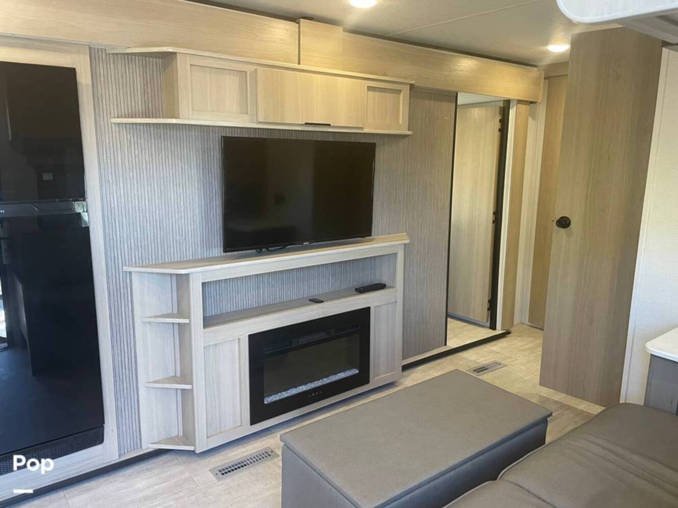 A photo of this 2025 Dutchmen Kodiak 241BHSL