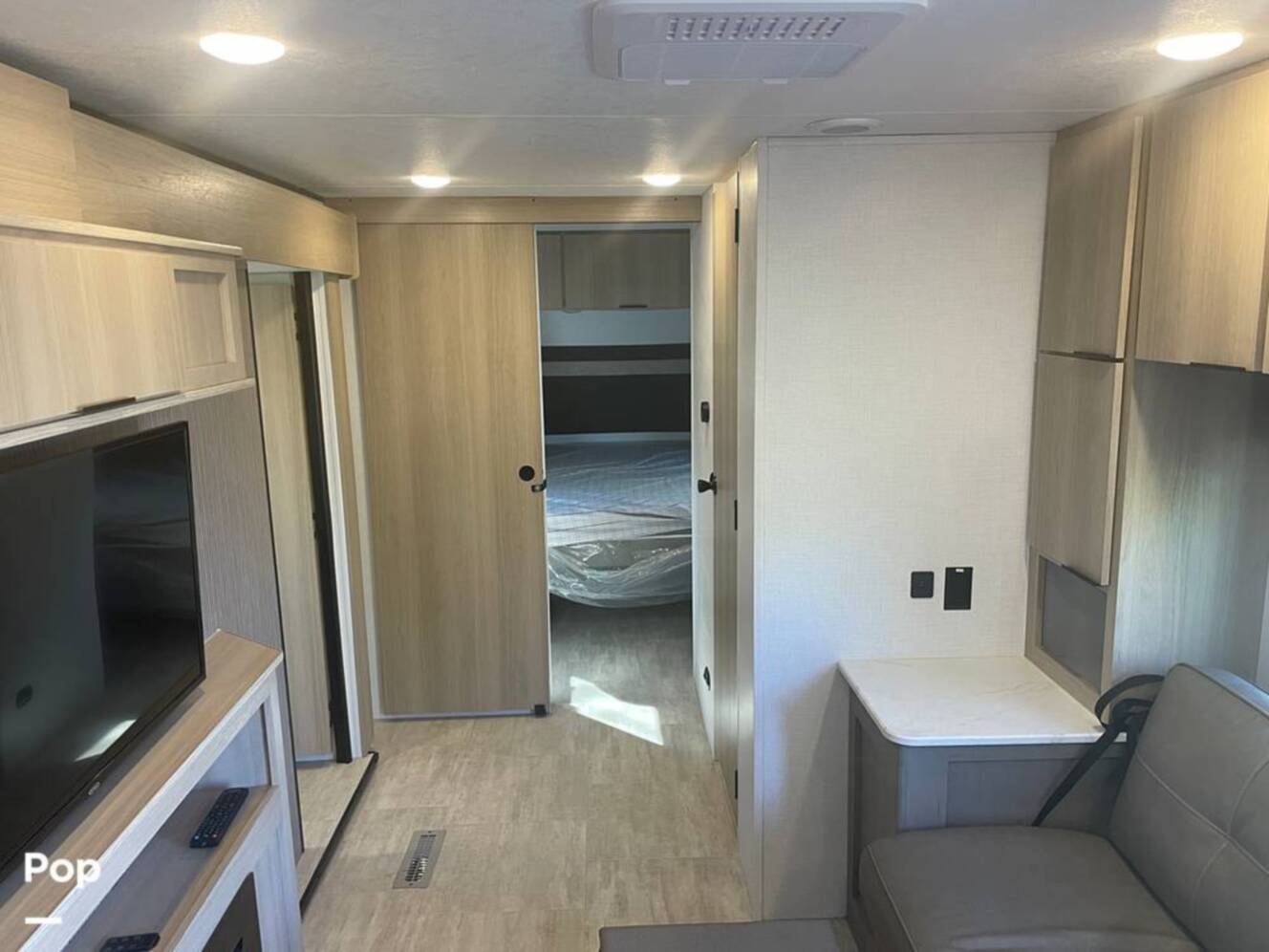 A photo of this 2025 Dutchmen Kodiak 241BHSL