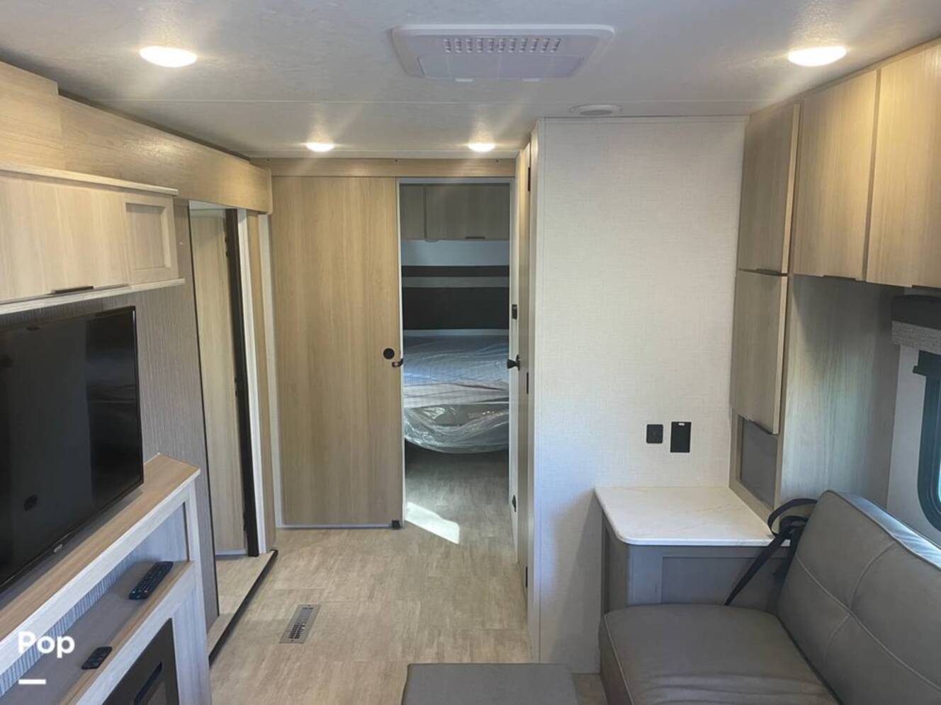 A photo of this 2025 Dutchmen Kodiak 241BHSL