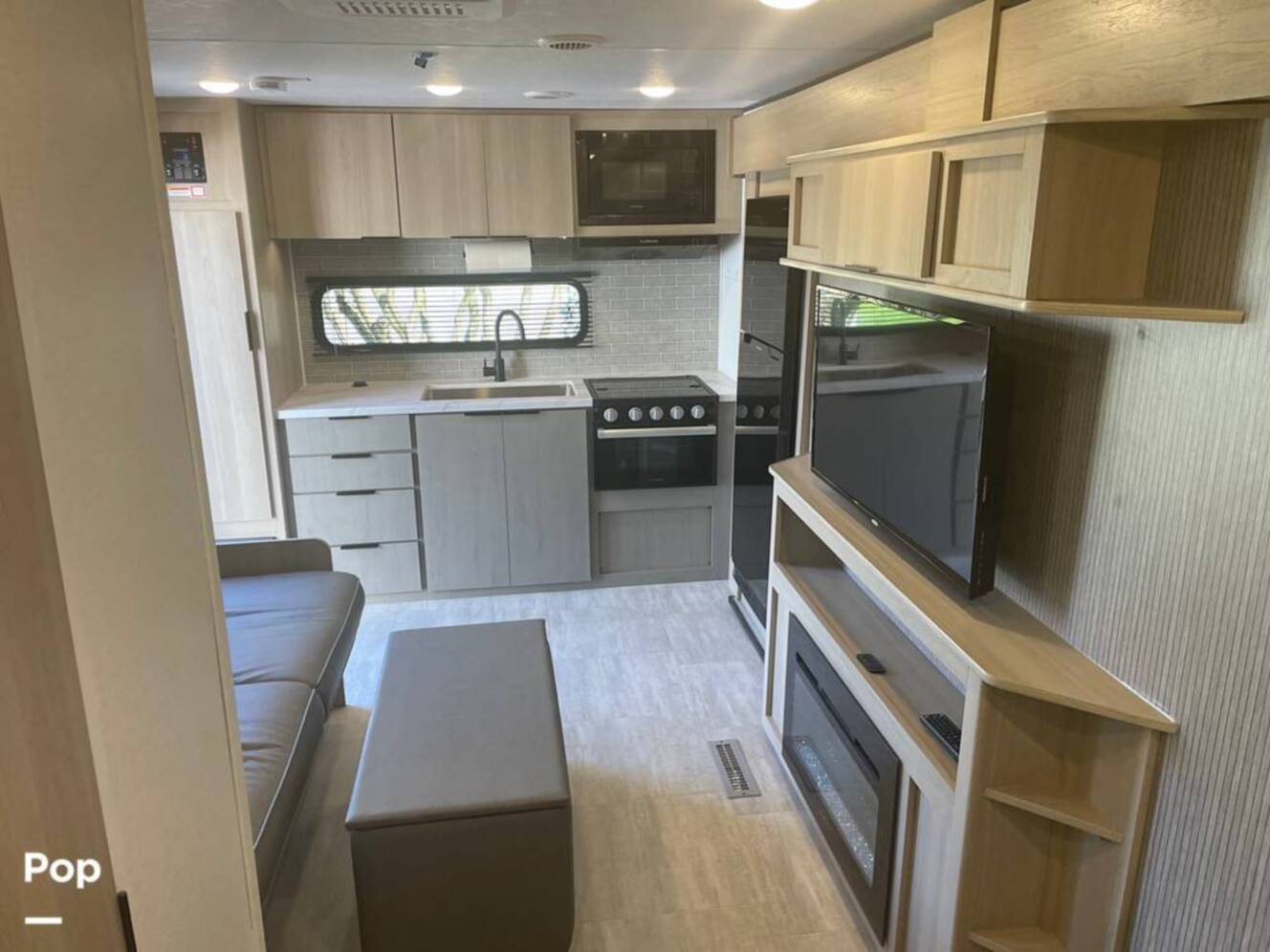 A photo of this 2025 Dutchmen Kodiak 241BHSL