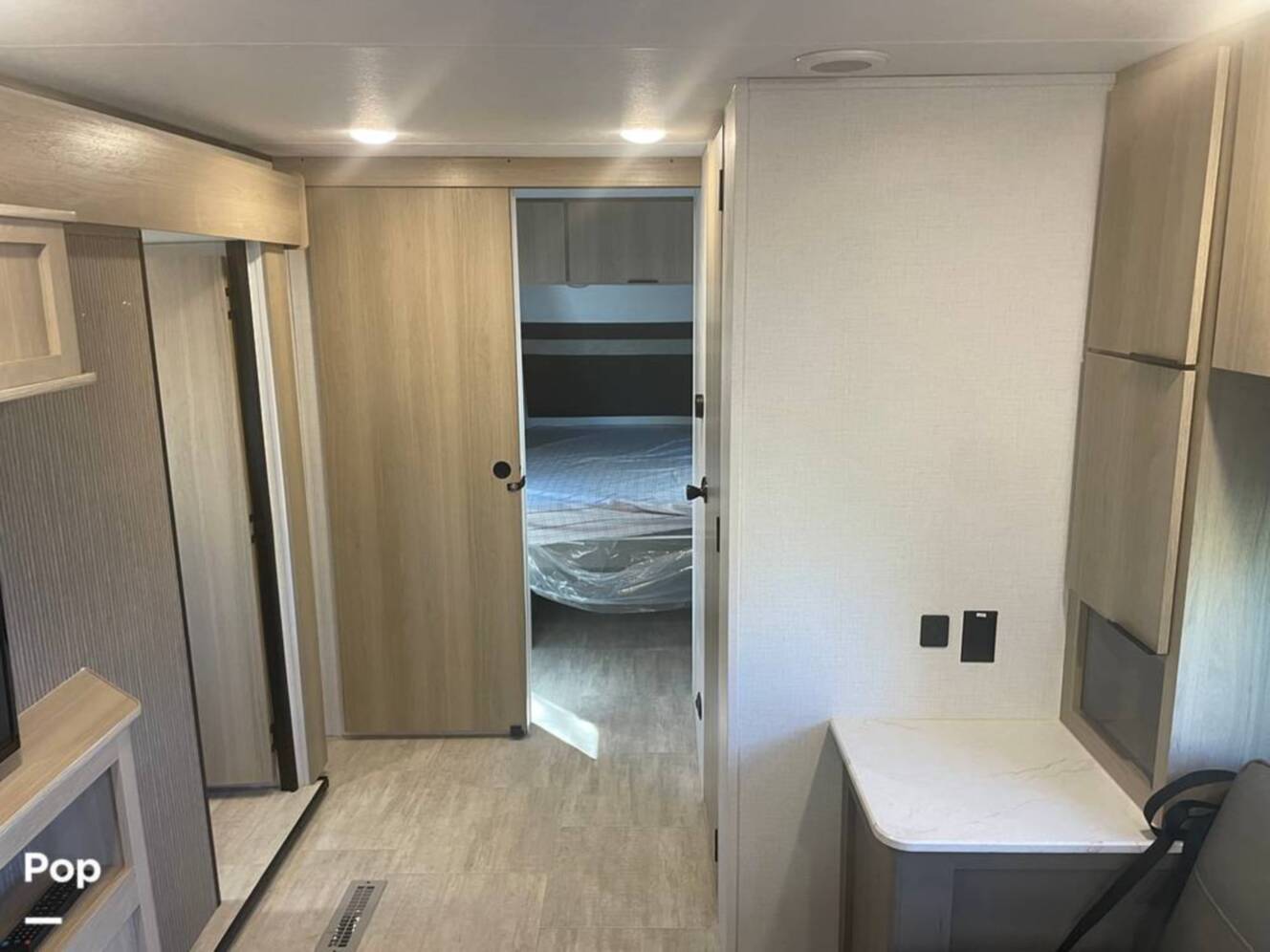 A photo of this 2025 Dutchmen Kodiak 241BHSL