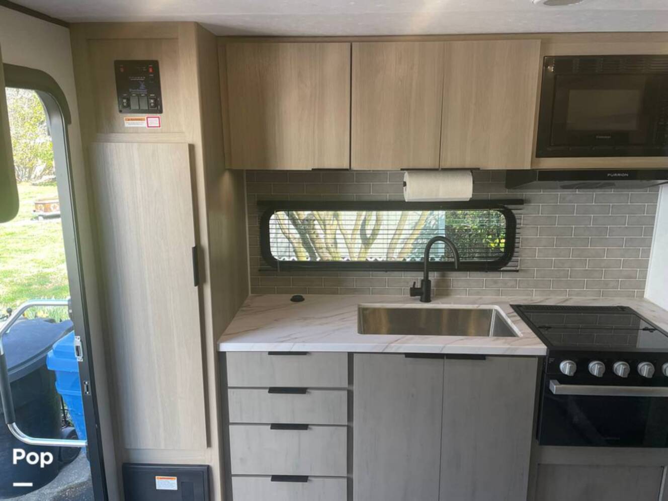 A photo of this 2025 Dutchmen Kodiak 241BHSL